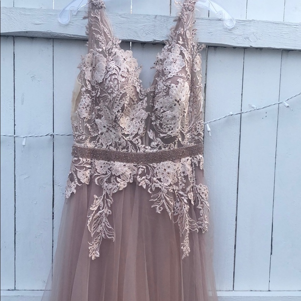 Ball gown / prom dress